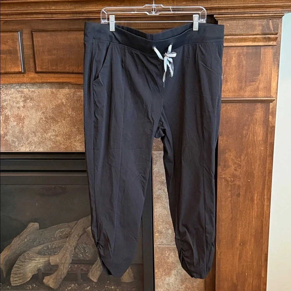 Torrid black windbreaker type casual athleisure jogger pants ruched ankles 2X